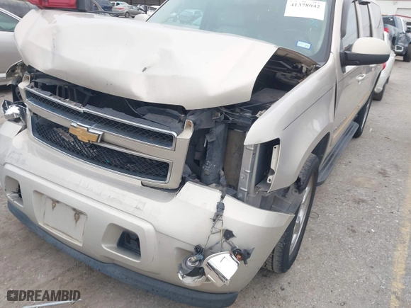 2007 Chevrolet Suburban LT with VIN 3GNFC16J77G130510, listed as a IAAI auction lot 41378042 with 152,459 mi miles. Bid and sale history available at carsss.com. Image 6.