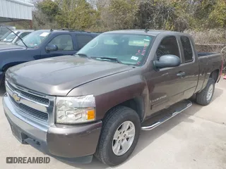 2008 Chevrolet Silverado 1500 LT w/1LT with VIN 2GCEC19J381213233, listed as a IAAI auction lot 41742515 with 241,275 mi miles. Bid and sale history available at carsss.com. Image 2.