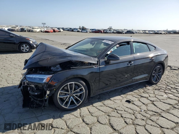 2024 Audi A5 Sportback S line Premium z VIN WAUDACF58RA084690, wystawiony jako Copart lot #60849475 z przebiegiem Nie podano mil oraz Szkoda całkowita • Salvage title. Historia ofert i sprzedaży dostępna na DreamBid. Obrazek 1.
