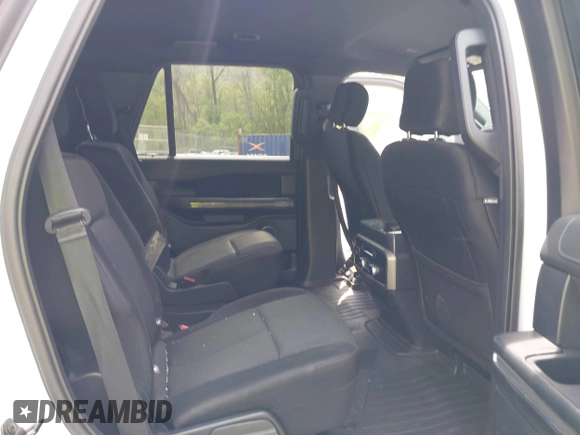 2019 Ford Expedition XLT with VIN 1FMJU1JT0KEA72504, listed as a IAAI auction lot 42123316 with 118,906 mi miles and . Bid and sale history available at DreamBid. Image 8.
