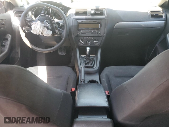 2015 Volkswagen Jetta SE z VIN 3VWD17AJ8FM231567, wystawiony jako Copart lot #55333725 z przebiegiem Nie podano mil oraz Szkoda całkowita • Salvage title. Historia ofert i sprzedaży dostępna na DreamBid. Obrazek 8.