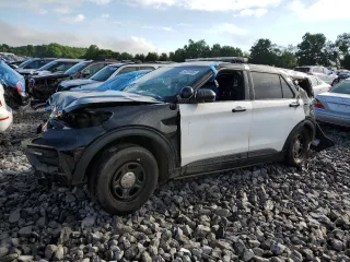 2023 Ford Police Interceptor Utility z VIN 1FM5K8AB2PGA05938, wystawiony jako Copart lot #55585965 z przebiegiem 20 712 mil mil oraz Szkody całkowita. Historia ofert i sprzedaży dostępna na DreamBid. Obrazek 1.