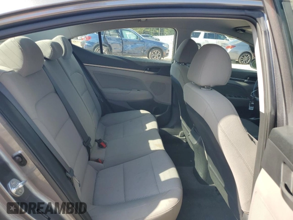2018 Hyundai Elantra SEL z VIN 5NPD84LF1JH338125, wystawiony jako Copart lot #55301485 z przebiegiem 82 728 mil mil oraz Szkoda całkowita • Salvage title. Historia ofert i sprzedaży dostępna na DreamBid. Obrazek 10.