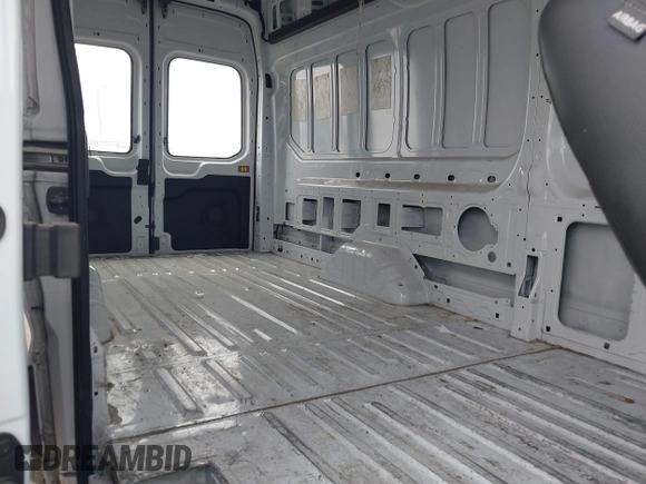2021 Ford Transit Cargo z VIN 1FTBR3X80MKA03860, wystawiony jako IAAI lot #42102090 z przebiegiem 41 490 mil mil oraz . Historia ofert i sprzedaży dostępna na DreamBid. Obrazek 8.