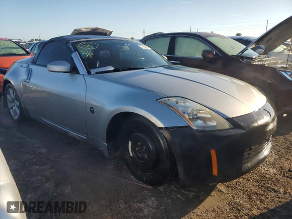 2004 Nissan 350Z Enthusiast z VIN JN1AZ36A74T015422, wystawiony jako Copart lot #77537194 z przebiegiem 147 466 mil mil oraz Nie do naprawy • Non repairable. Historia ofert i sprzedaży dostępna na DreamBid. Obrazek 4.