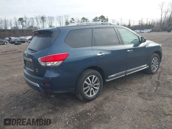 2013 Nissan Pathfinder SV with VIN 5N1AR2MM0DC682123, listed as a IAAI auction lot 41886581 with 193,262 mi miles. Bid and sale history available at carsss.com. Image 4.