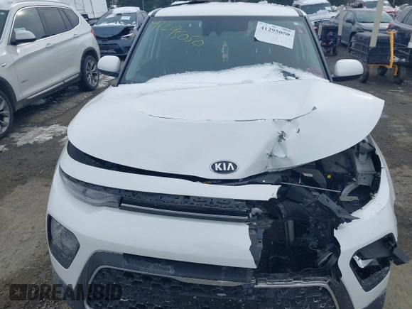 2020 Kia Soul LX with VIN KNDJ23AU5L7054438, listed as a IAAI auction lot 41295050 with 138,549 mi miles. Bid and sale history available at carsss.com. Image 12.