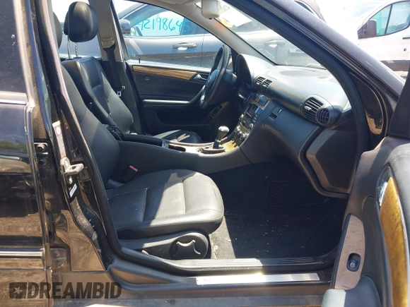 2007 Mercedes-Benz C 230 Sport z VIN WDBRF52H97F909477, wystawiony jako IAAI lot #42182118 z przebiegiem 174 638 mil mil oraz . Historia ofert i sprzedaży dostępna na DreamBid. Obrazek 5.