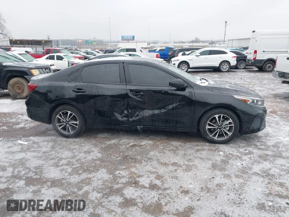 2023 Kia Forte LXS z VIN 3KPF24AD9PE511818, wystawiony jako IAAI lot #41554269 z przebiegiem 16 465 mil mil oraz . Historia ofert i sprzedaży dostępna na DreamBid. Obrazek 13.