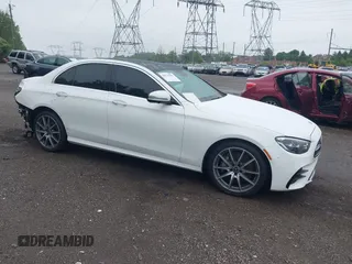 2023 Mercedes-Benz E 350 z VIN W1KZF8EB6PB119187, wystawiony jako IAAI lot #42179987 z przebiegiem 42 813 mil mil oraz . Historia ofert i sprzedaży dostępna na DreamBid. Obrazek 1.