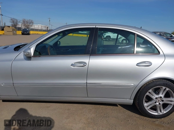 2006 Mercedes-Benz E 350 z VIN WDBUF56J96A907201, wystawiony jako IAAI lot #41855889 z przebiegiem 199 029 mil mil oraz . Historia ofert i sprzedaży dostępna na DreamBid. Obrazek 15.