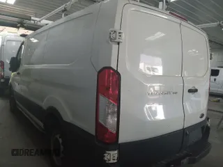 2017 Ford Transit z VIN 1FTYE1YM6HKB17664, wystawiony jako IAAI lot #42516423 z przebiegiem 198 457 mil mil oraz . Historia ofert i sprzedaży dostępna na DreamBid. Obrazek 7.
