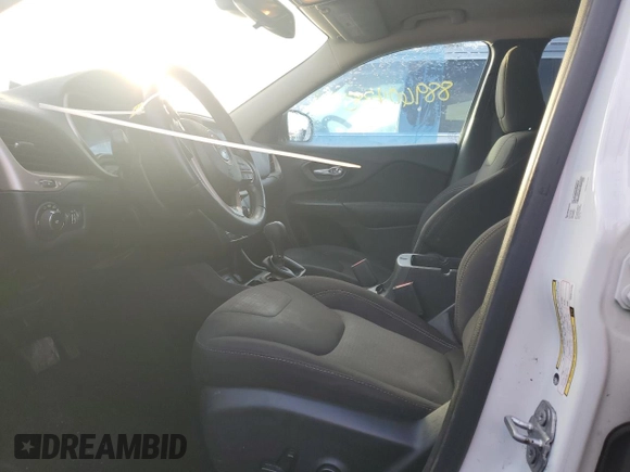 2017 Jeep Cherokee Latitude with VIN 1C4PJLCS6HW514731, listed as a Copart auction lot 88960435 with 121,172 mi miles and Clean Title. Bid and sale history available at carsss.com. Image 7.