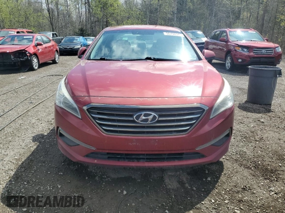 2015 Hyundai Sonata SE z VIN 5NPE24AF9FH216841, wystawiony jako Copart lot #55796585 z przebiegiem 286 795 mil mil oraz Czysty tytuł • Clean title. Historia ofert i sprzedaży dostępna na DreamBid. Obrazek 5.