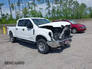 2017 Ford Super Duty F-250 SRW Lariat with VIN 1FT7W2BT6HEF43514, listed as a IAAI auction lot 41101292 with 396,099 mi miles. Bid and sale history available at carsss.com. Image 1.