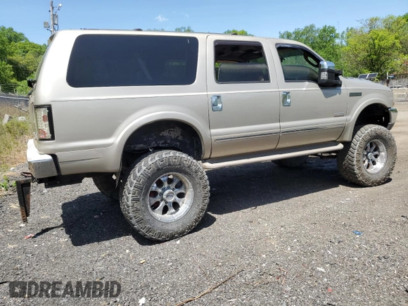 2004 Ford Excursion Limited with VIN 1FMSU43P44EC04527, listed as a Copart auction lot 54671115 with 204,509 mi miles and Clean Title. Bid and sale history available at DreamBid. Image 3.