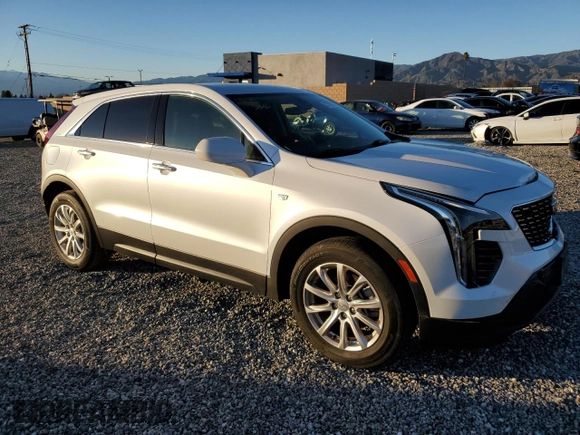 2019 Cadillac XT4 FWD Luxury with VIN 1GYAZAR47KF165866, listed as a Copart auction lot 37790783 with 23,822 mi miles. Bid and sale history available at carsss.com. Image 4.