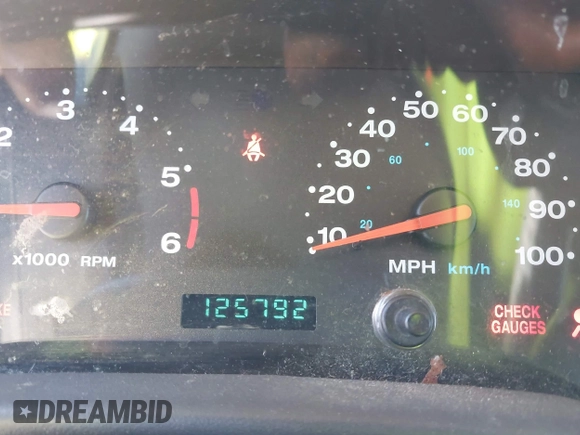 2001 Jeep Wrangler Sahara z VIN 1J4FA59S41P313113, wystawiony jako IAAI lot #42266173 z przebiegiem 125 792 mil mil oraz . Historia ofert i sprzedaży dostępna na DreamBid. Obrazek 7.