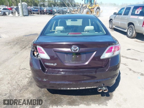 2011 Mazda Mazda6 i Sport with VIN 1YVHZ8BH0B5M04586, listed as a IAAI auction lot 42049308 with 136,802 mi miles. Bid and sale history available at carsss.com. Image 17.