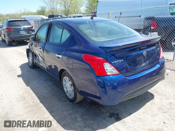 2019 Nissan Versa SV z VIN 3N1CN7AP1KL871484, wystawiony jako IAAI lot #42160363 z przebiegiem 91 012 mil mil oraz . Historia ofert i sprzedaży dostępna na DreamBid. Obrazek 3.