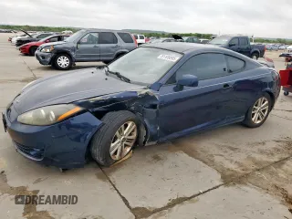 2008 Hyundai Tiburon GS z VIN KMHHM66D98U283776, wystawiony jako Copart lot #51109895 z przebiegiem 125 095 mil mil oraz Szkoda całkowita • Salvage title. Historia ofert i sprzedaży dostępna na DreamBid. Obrazek 1.
