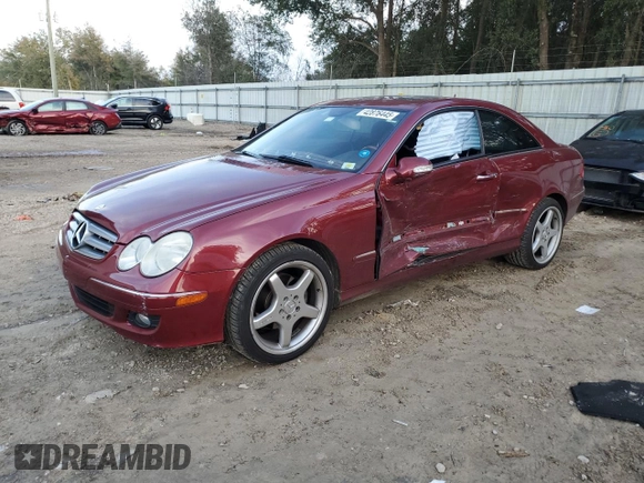 2008 Mercedes-Benz CLK 350 z VIN WDBTJ56H08F235798, wystawiony jako Copart lot #42876445 z przebiegiem 104 487 mil mil oraz Nie do naprawy • Non repairable. Historia ofert i sprzedaży dostępna na DreamBid. Obrazek 1.