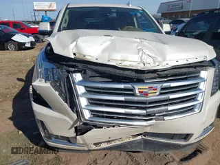 2015 Cadillac Escalade ESV Platinum z VIN 1GYS4UKJ3FR564718, wystawiony jako IAAI lot #41085166 z przebiegiem Nie podano mil oraz . Historia ofert i sprzedaży dostępna na DreamBid. Obrazek 6.