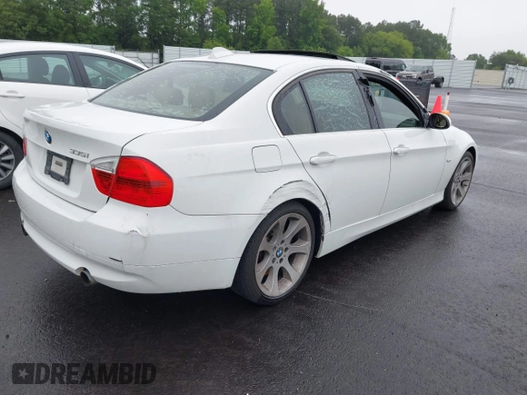 2007 BMW 3 Series 335i z VIN WBAVB735X7VH22444, wystawiony jako IAAI lot #42372287 z przebiegiem 179 686 mil mil oraz . Historia ofert i sprzedaży dostępna na DreamBid. Obrazek 4.