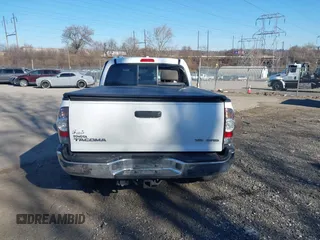 2009 Toyota Tacoma z VIN 5TEMU52N99Z621200, wystawiony jako IAAI lot #41318515 z przebiegiem 157 034 mil mil oraz . Historia ofert i sprzedaży dostępna na DreamBid. Obrazek 16.
