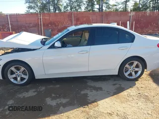 2015 BMW 3 Series 328i с VIN WBA3A5C5XFF608299, выставлен на аукционе IAAI как лот 40904806 с пробегом 126 043 миль миль и . История ставок и продаж доступна на DreamBid. Изображение 14.