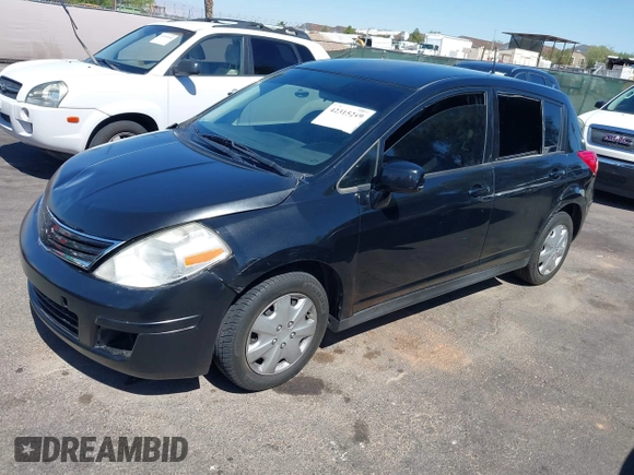 2012 Nissan Versa S z VIN 3N1BC1CP0CK210211, wystawiony jako IAAI lot #42315249 z przebiegiem 189 276 mil mil oraz . Historia ofert i sprzedaży dostępna na DreamBid. Obrazek 2.