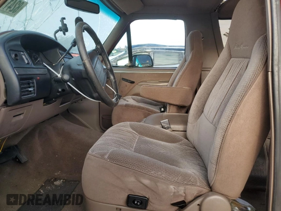 1994 Ford Bronco Custom with VIN 1FMEU15H3RLB53350, listed as a Copart auction lot 82411494 with 101,328 mi miles and Clean Title. Bid and sale history available at DreamBid. Image 7.