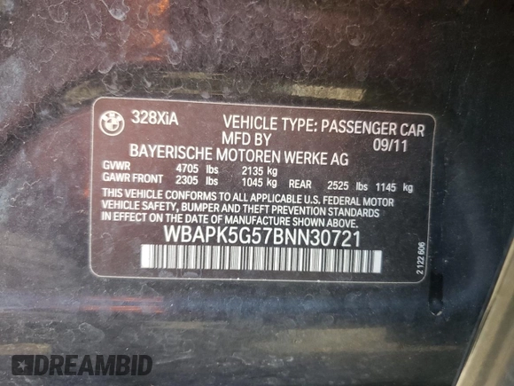 2011 BMW 3 Series 328i xDrive z VIN WBAPK5G57BNN30721, wystawiony jako Copart lot #54138535 z przebiegiem 145 049 mil mil oraz Szkody całkowita. Historia ofert i sprzedaży dostępna na DreamBid. Obrazek 12.