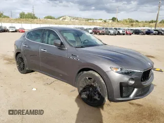 2022 Maserati Levante Modena S with VIN ZN661ZUM9NX399027, listed as a Copart auction lot 76893644 with 29,075 mi miles and Salvage Title. Bid and sale history available at carsss.com. Image 4.