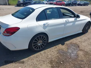 2018 Mercedes-Benz C 300 z VIN 55SWF4JB0JU267401, wystawiony jako IAAI lot #42553523 z przebiegiem 115 218 mil mil oraz . Historia ofert i sprzedaży dostępna na DreamBid. Obrazek 4.