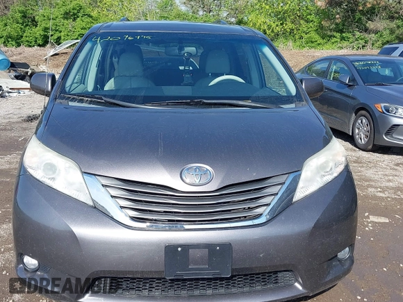 2014 Toyota Sienna XLE z VIN 5TDYK3DC4ES493852, wystawiony jako IAAI lot #42096495 z przebiegiem 145 943 mil mil oraz . Historia ofert i sprzedaży dostępna na DreamBid. Obrazek 12.