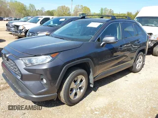 2020 Toyota RAV4 XLE with VIN JTMP1RFV1LJ028732, listed as a IAAI auction lot 41937050 with 40,839 mi miles. Bid and sale history available at carsss.com. Image 2.
