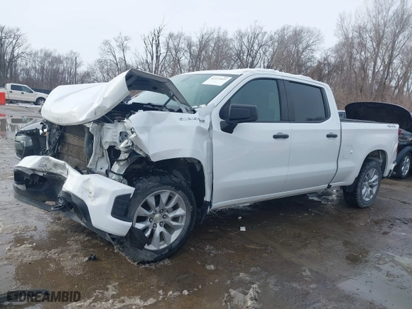 2020 Chevrolet Silverado 1500 Custom with VIN 3GCUYBEF8LG215676, listed as a IAAI auction lot 41572035 with 146,540 mi miles. Bid and sale history available at carsss.com. Image 15.