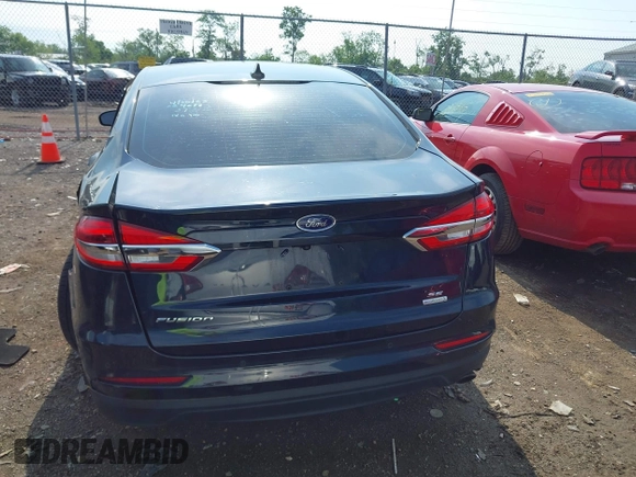 2020 Ford Fusion SE z VIN 3FA6P0HDXLR224898, wystawiony jako IAAI lot #42269794 z przebiegiem 55 023 mil mil oraz . Historia ofert i sprzedaży dostępna na DreamBid. Obrazek 16.