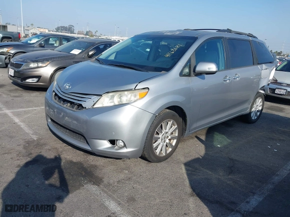 2013 Toyota Sienna XLE AAS with VIN 5TDYK3DC0DS360388, listed as a IAAI auction lot 41163681 with 146,920 mi miles. Bid and sale history available at carsss.com. Image 18.