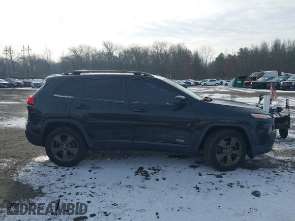 2016 Jeep Cherokee Latitude with VIN 1C4PJMCS1GW326557, listed as a IAAI auction lot 41474801 with 207,805 mi miles. Bid and sale history available at carsss.com. Image 13.