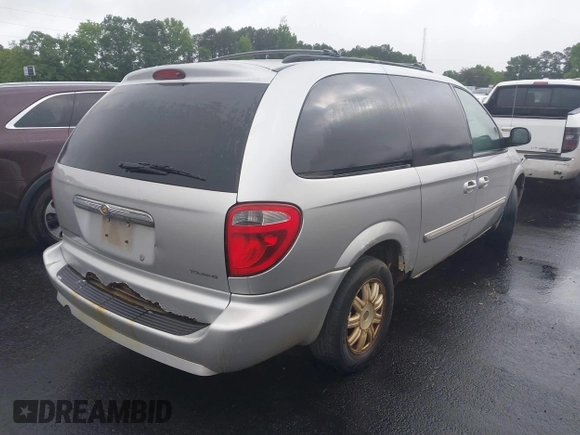 2007 Chrysler Town & Country Touring with VIN 2A4GP54L57R134721, listed as a IAAI auction lot 42242154 with 191,917 mi miles and . Bid and sale history available at DreamBid. Image 4.