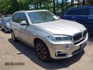 2015 BMW X5 xDrive35i z VIN 5UXKR0C51F0K72070, wystawiony jako IAAI lot #42549613 z przebiegiem 110 921 mil mil oraz . Historia ofert i sprzedaży dostępna na DreamBid. Obrazek 1.