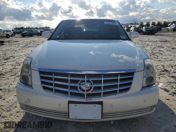 2009 Cadillac DTS 1SA z VIN 1G6KD57Y49U110046, wystawiony jako Copart lot #46638285 z przebiegiem 188 683 mil mil oraz Nie do naprawy • Non repairable. Historia ofert i sprzedaży dostępna na DreamBid. Obrazek 5.