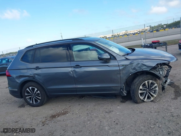 2024 Volkswagen Tiguan S with VIN 3VVRB7AX6RM101156, listed as a IAAI auction lot 41562944 with 1,984 mi miles. Bid and sale history available at carsss.com. Image 13.