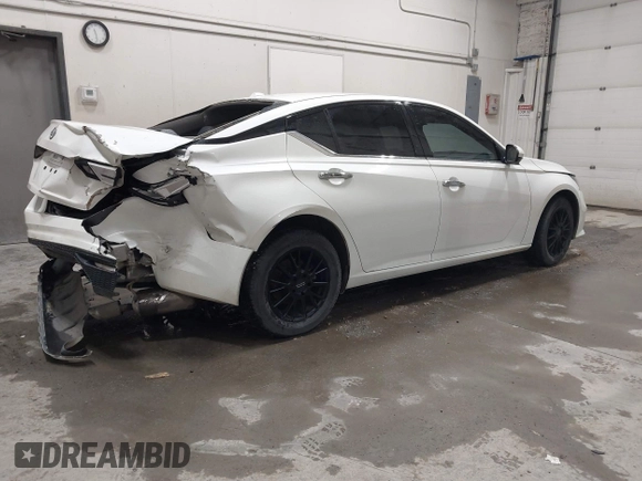 2019 Nissan Altima 2.5 Platinum with VIN 1N4BL4FW7KN304666, listed as a IAAI auction lot 41255237 with 36,863 mi miles. Bid and sale history available at carsss.com. Image 4.