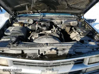 1996 Chevrolet Suburban with VIN 1GNFK16R0TJ417592, listed as a Copart auction lot 42424015 with 238,536 mi miles and Clean Title. Bid and sale history available at carsss.com. Image 13.