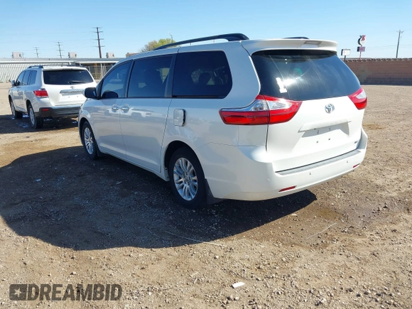 2017 Toyota Sienna XLE Auto Access Seat with VIN 5TDYZ3DC2HS806686, listed as a IAAI auction lot 41877474 with 72,011 mi miles. Bid and sale history available at carsss.com. Image 3.