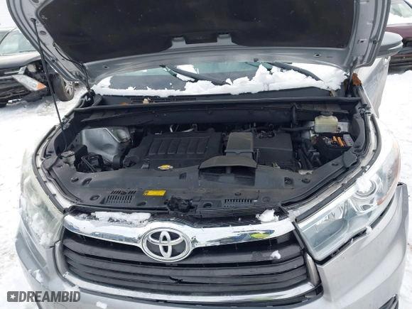 2015 Toyota Highlander LE with VIN 5TDBKRFH7FS153176, listed as a IAAI auction lot 41356261 with 119,502 mi miles. Bid and sale history available at carsss.com. Image 10.