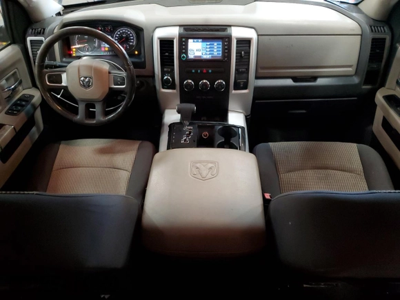 2010 Dodge 1500 SLT z VIN 1D7RV1CT8AS158828, wystawiony jako Copart lot #60521765 z przebiegiem 226 893 mil mil oraz Czysty tytuł • Clean title. Historia ofert i sprzedaży dostępna na DreamBid. Obrazek 8.
